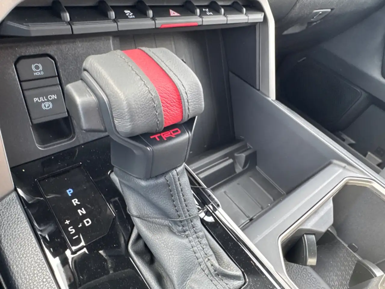 Toyota Tundra снимка Toyota Tundra