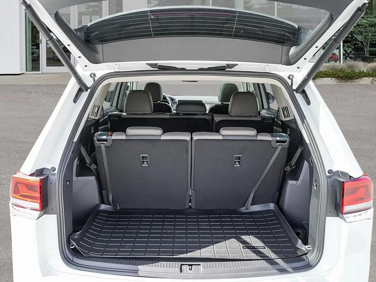 Volkswagen Atlas снимка Volkswagen Atlas