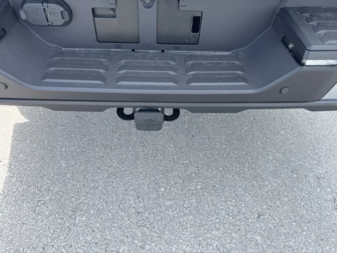 Toyota Tundra снимка Toyota Tundra
