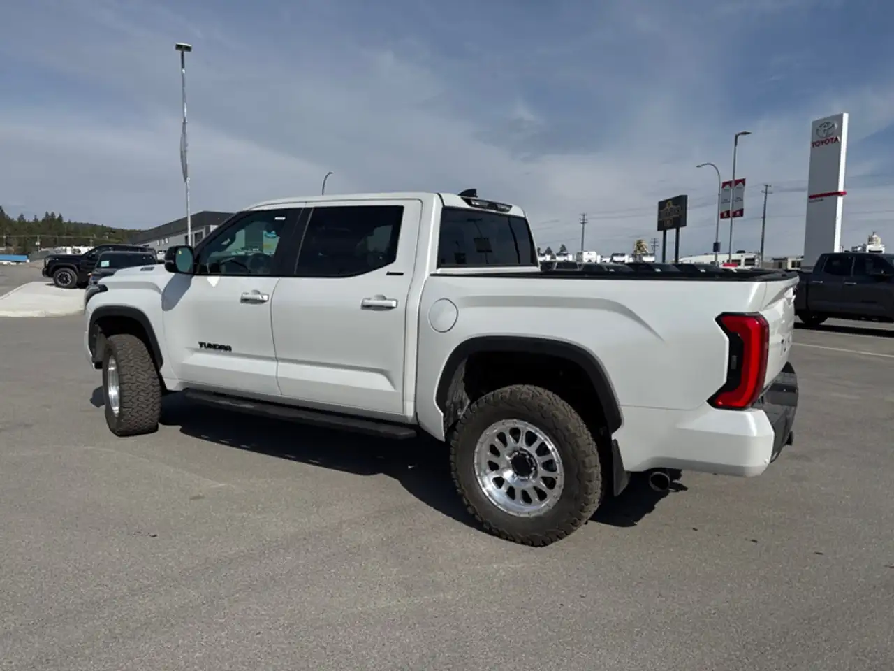 Toyota Tundra снимка Toyota Tundra