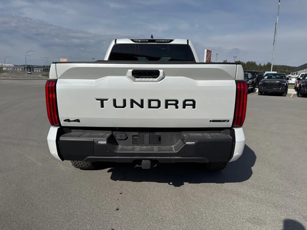 Toyota Tundra снимка Toyota Tundra