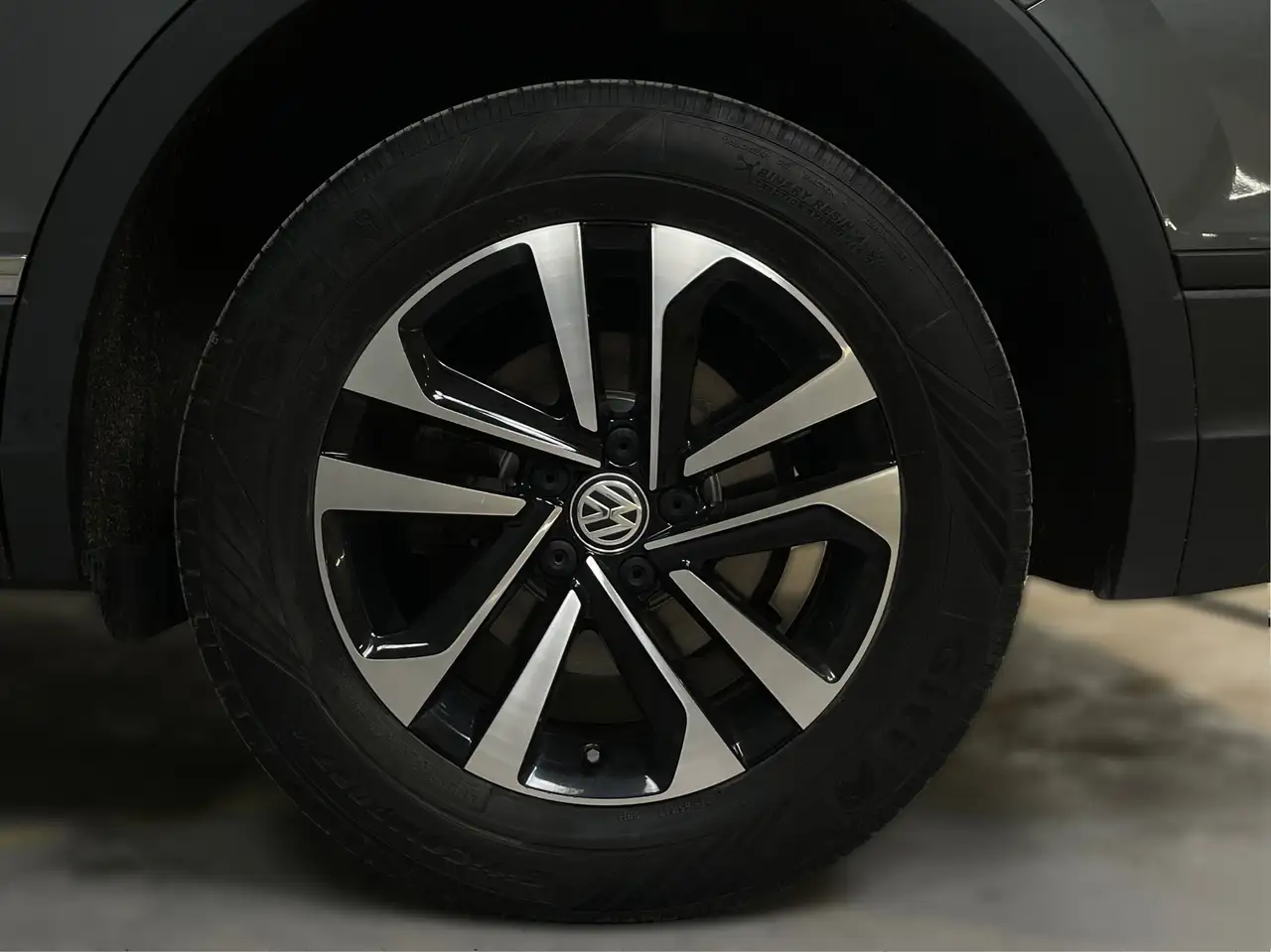Volkswagen Tiguan photo Volkswagen Tiguan