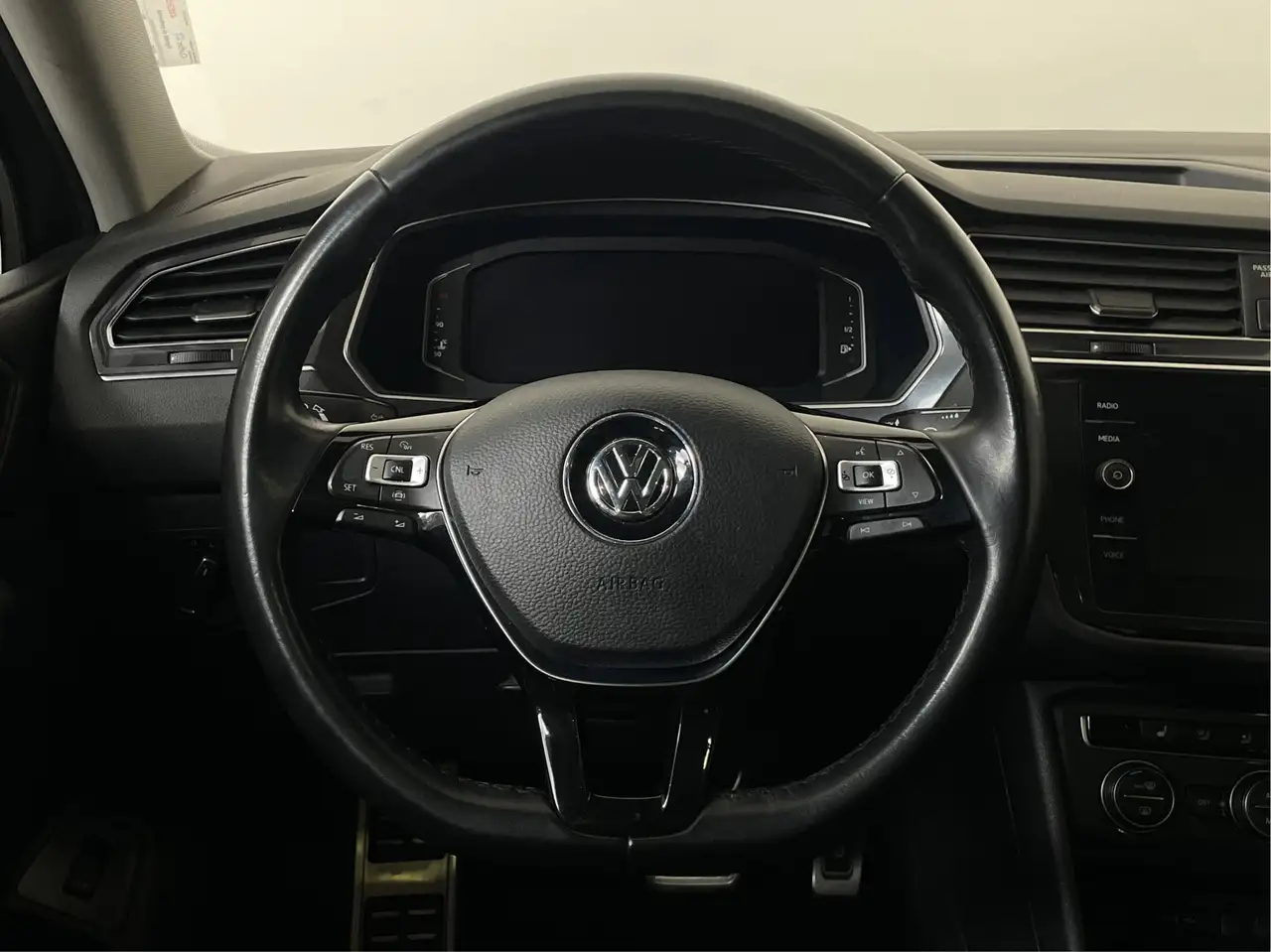 Volkswagen Tiguan photo Volkswagen Tiguan