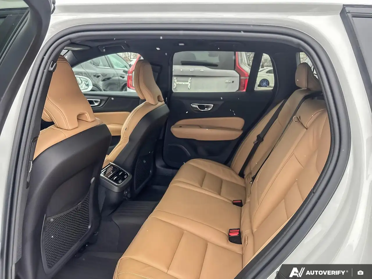 Volvo V60 снимка Volvo V60