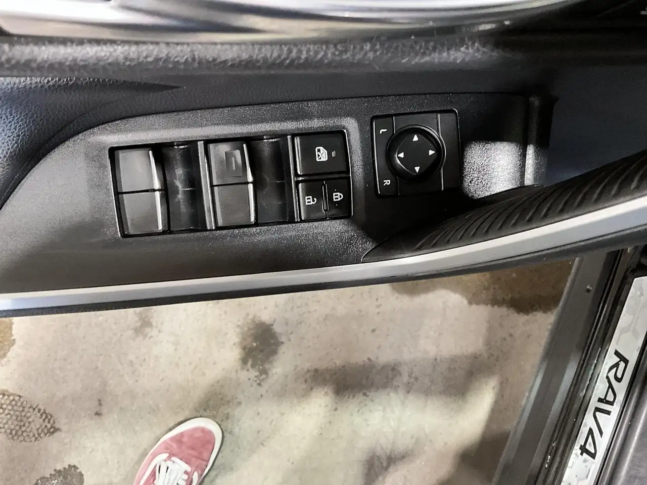 Toyota RAV 4 снимка Toyota RAV 4