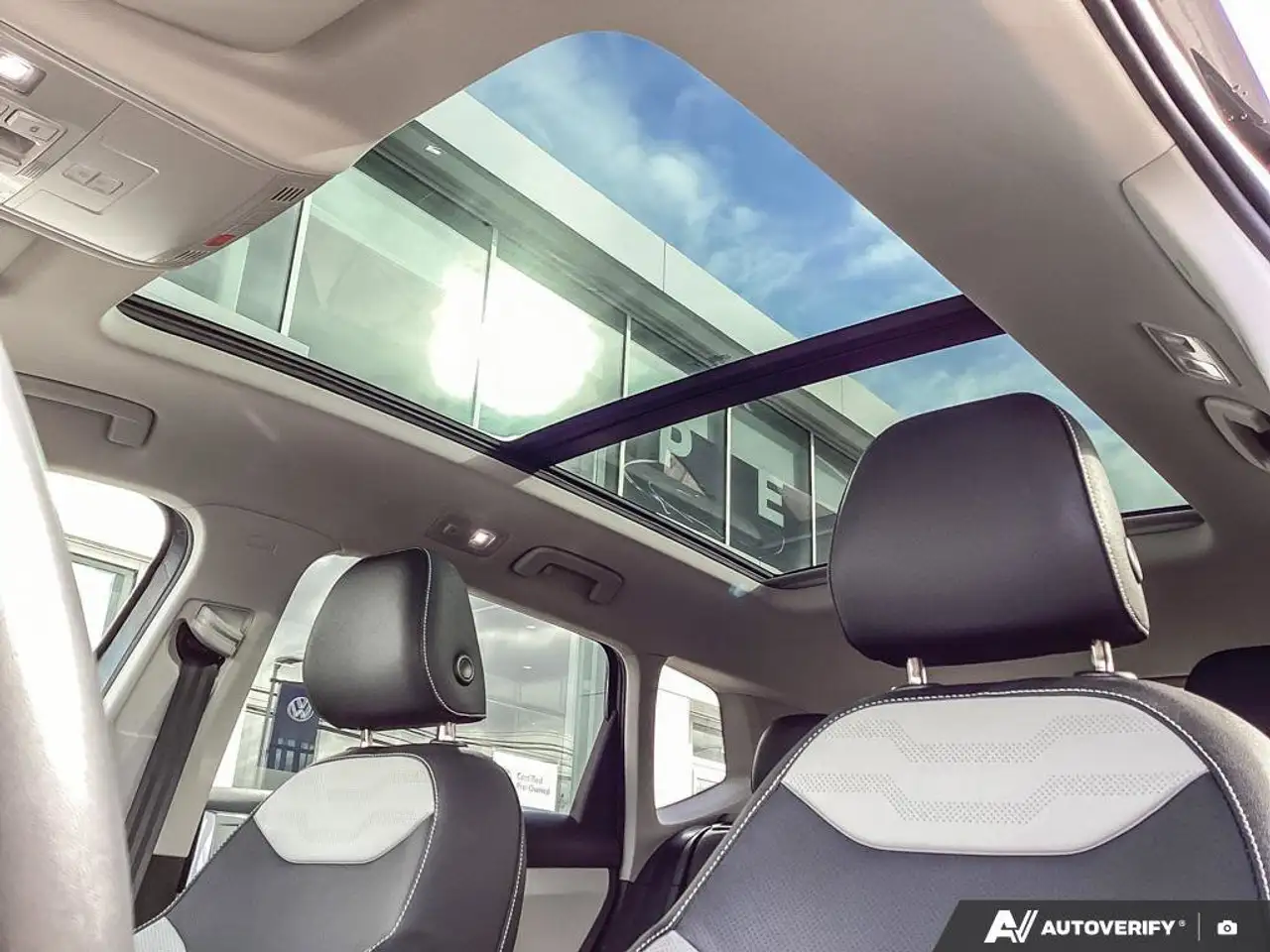 Volkswagen Taos снимка Volkswagen Taos