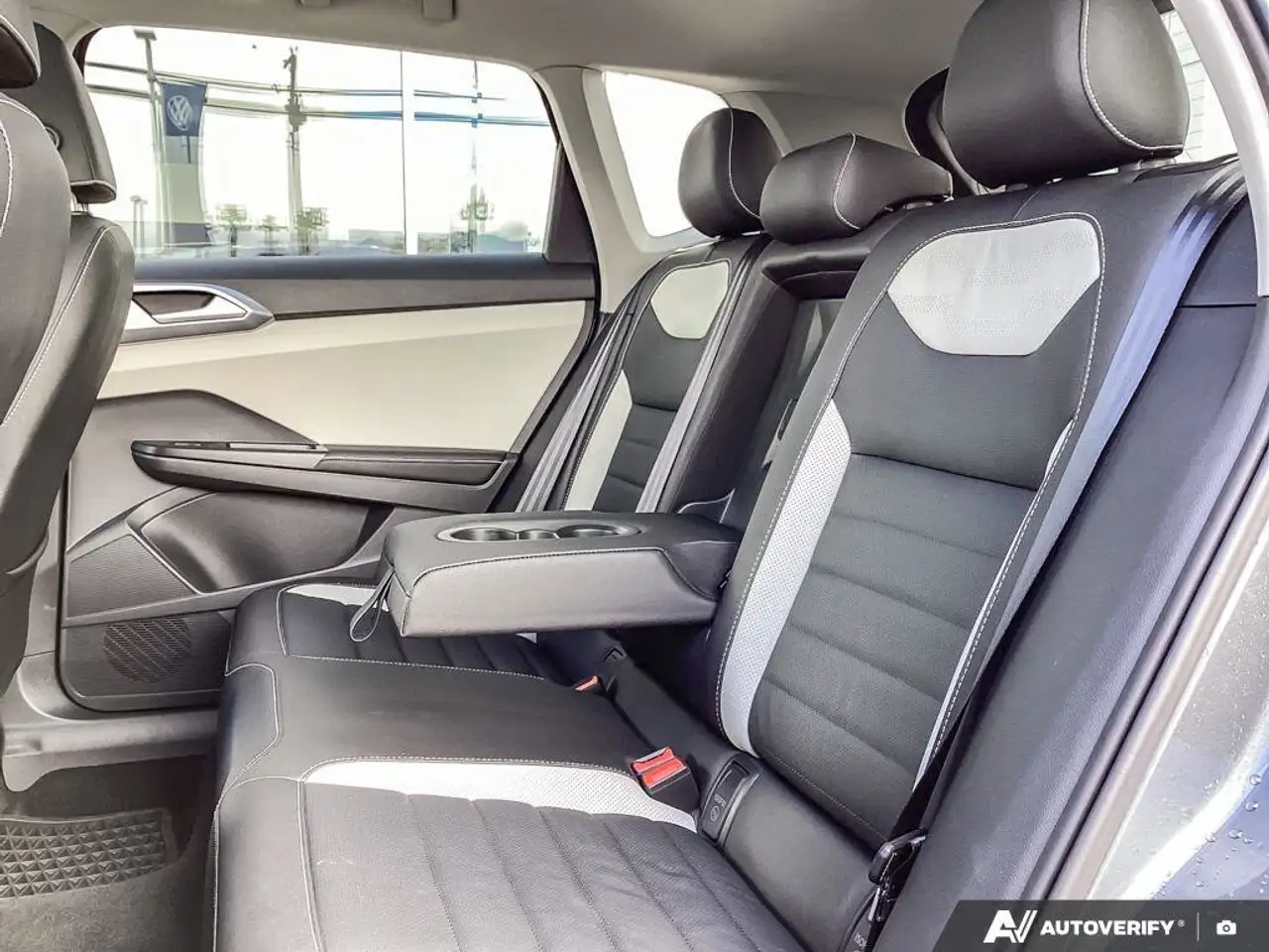 Volkswagen Taos снимка Volkswagen Taos