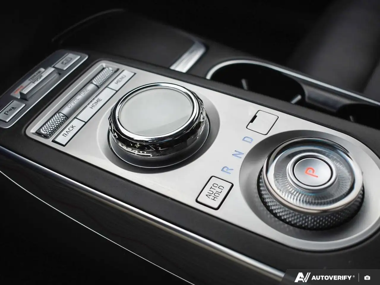 Genesis GV70 снимка Genesis GV70