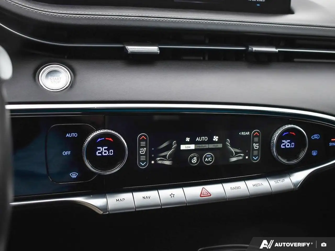Genesis GV70 снимка Genesis GV70