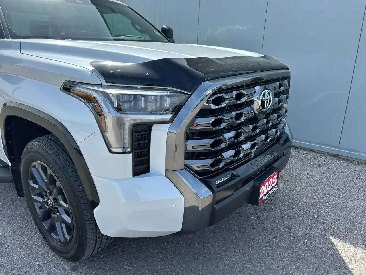 Toyota Tundra снимка Toyota Tundra