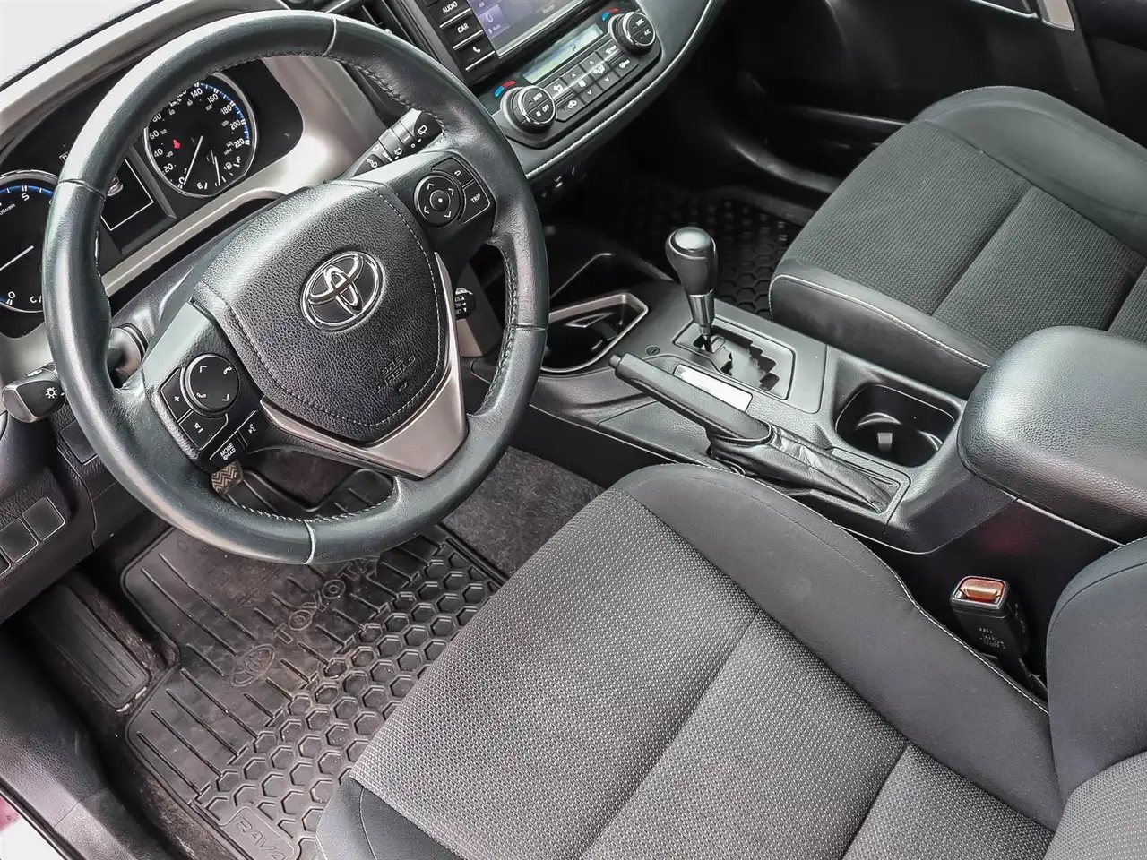Toyota RAV 4 photo Toyota RAV 4