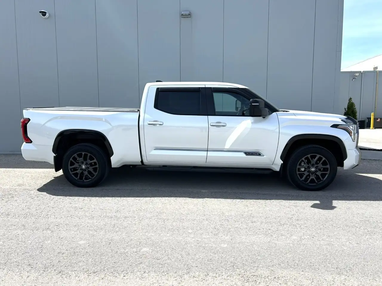 Toyota Tundra снимка Toyota Tundra