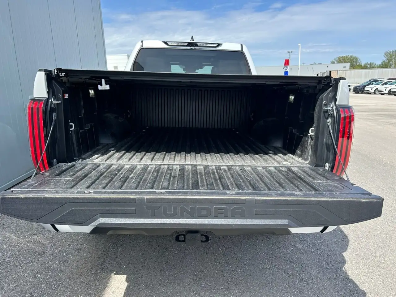 Toyota Tundra снимка Toyota Tundra