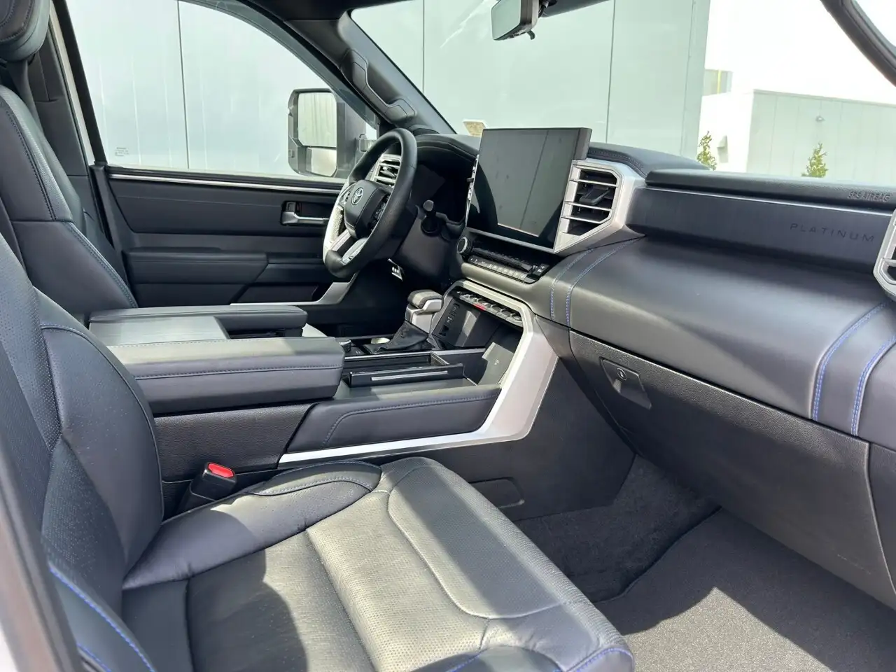 Toyota Tundra снимка Toyota Tundra