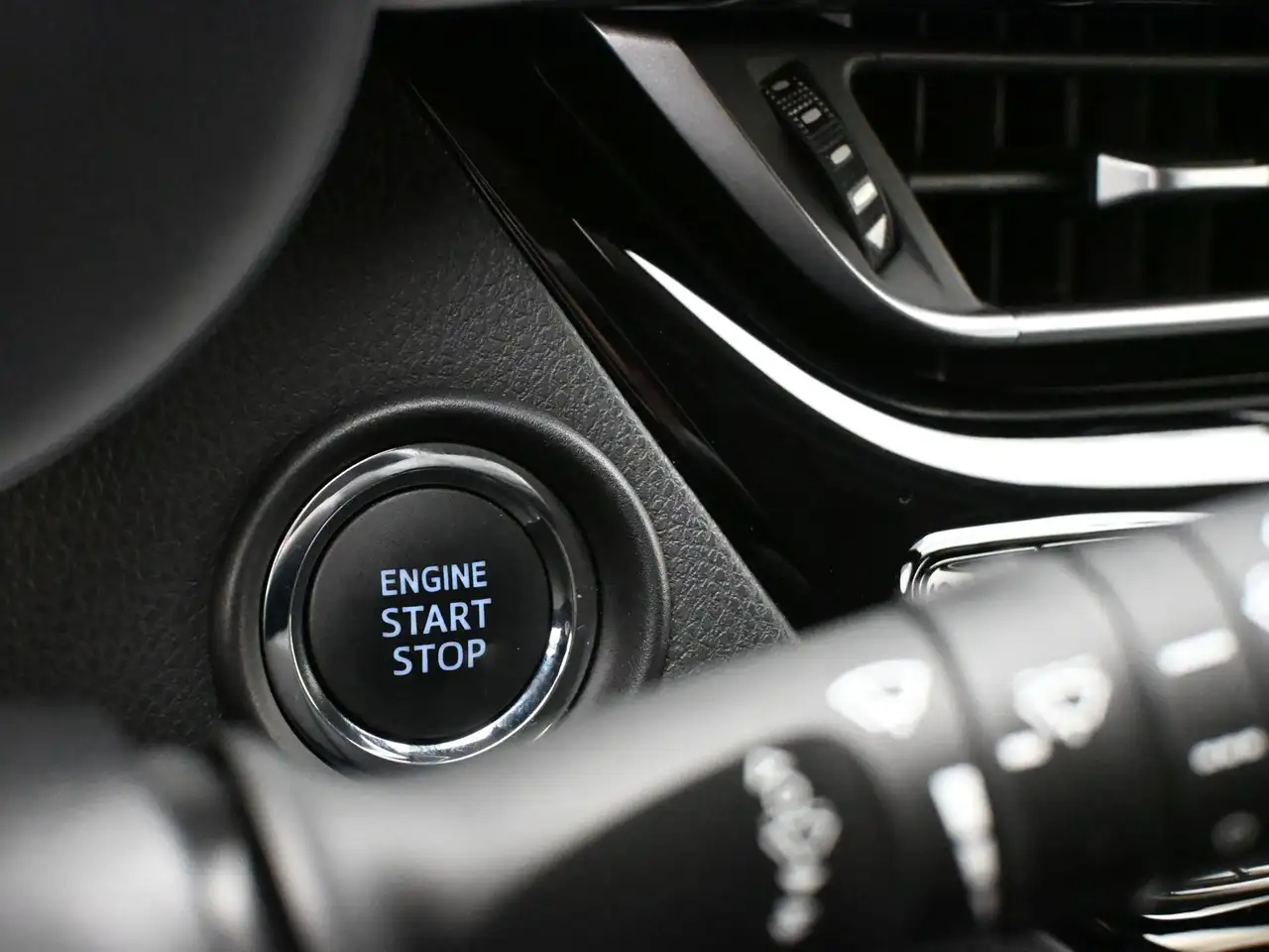Toyota C-HR fotografie Toyota C-HR