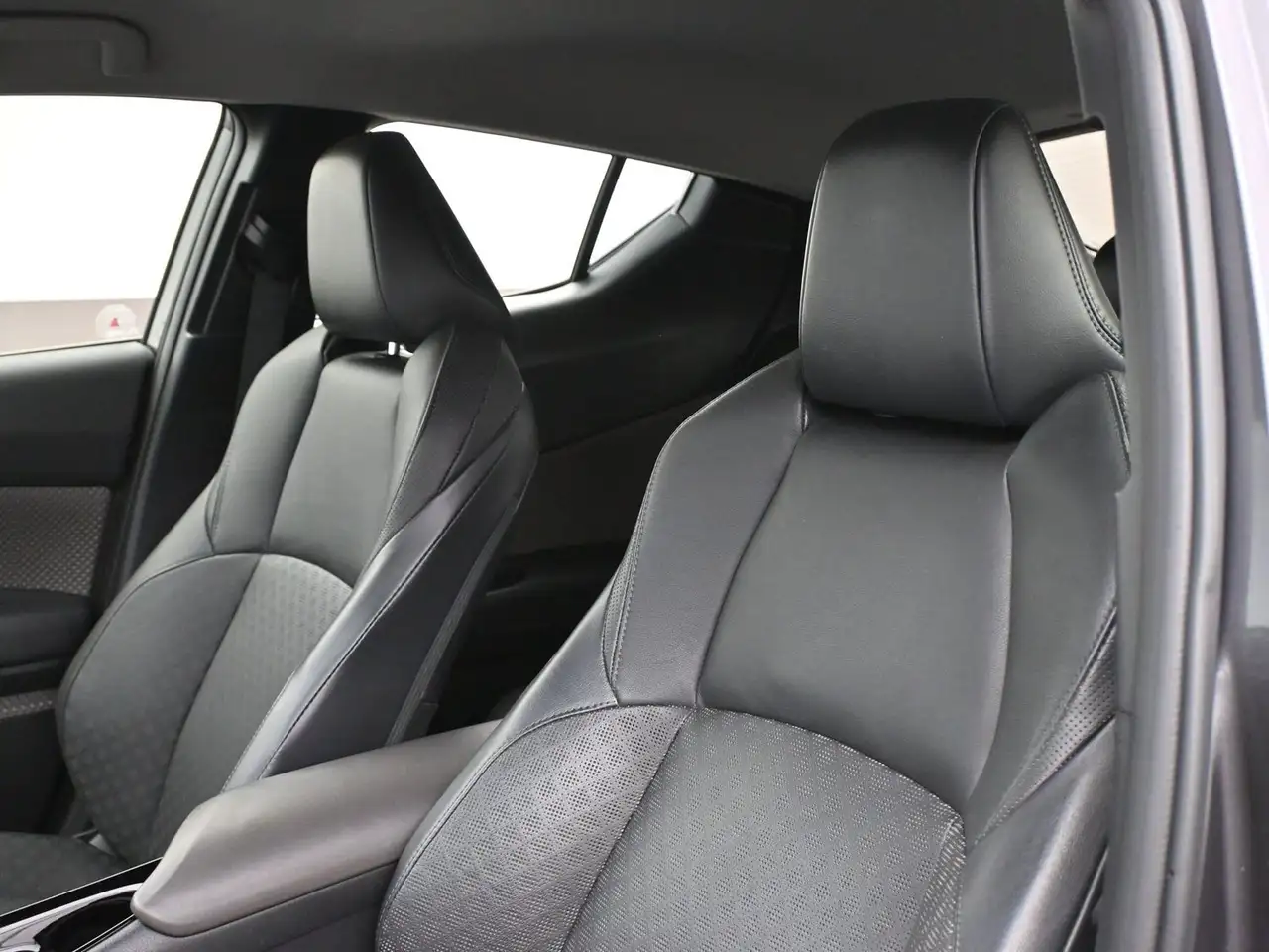 Toyota C-HR fotografie Toyota C-HR