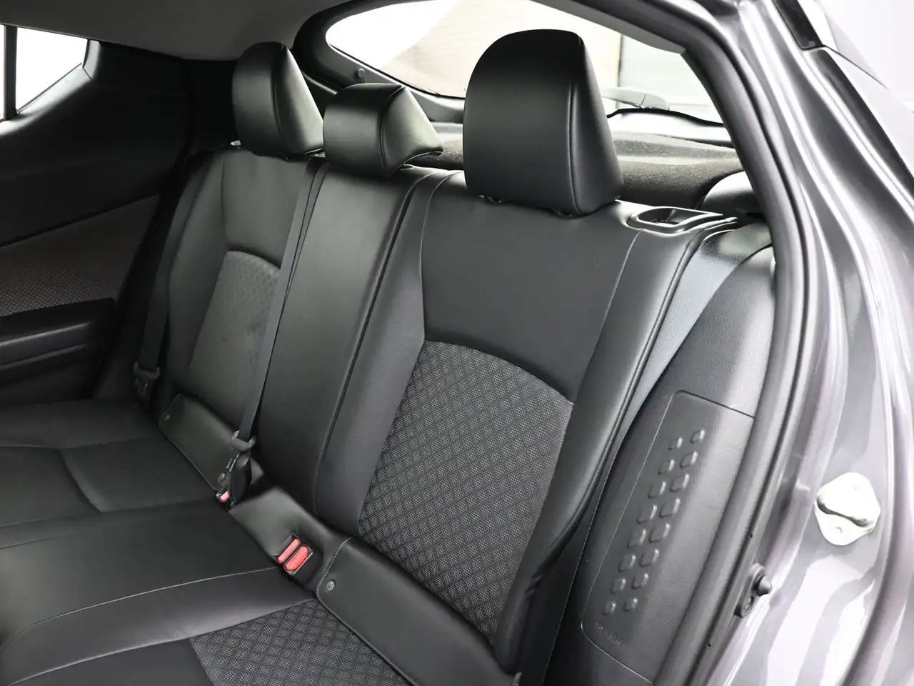 Toyota C-HR fotografie Toyota C-HR