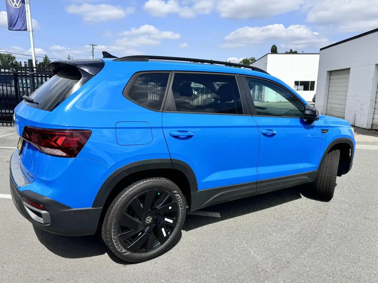 Volkswagen Taos photo Volkswagen Taos