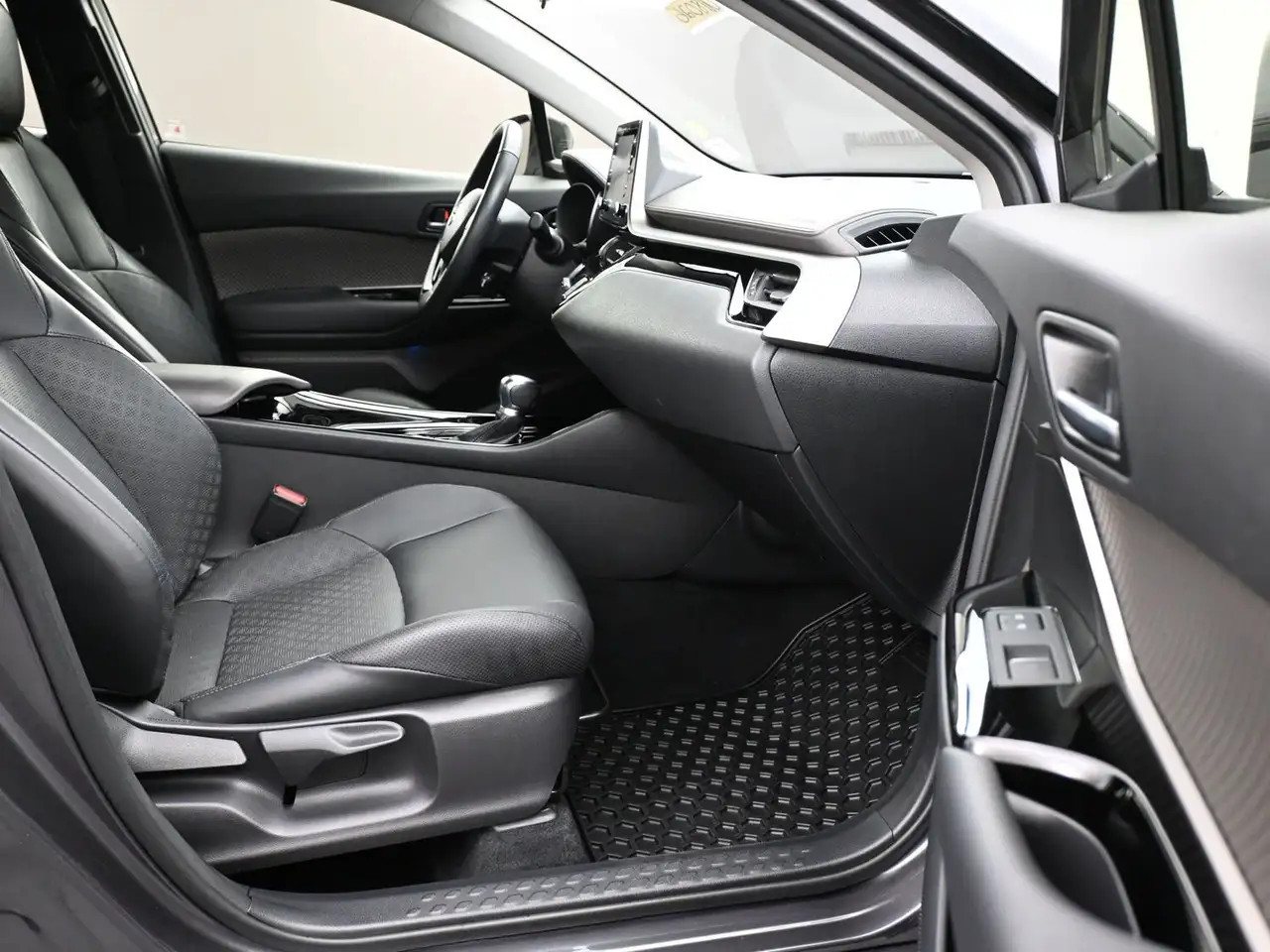 Toyota C-HR fotografie Toyota C-HR