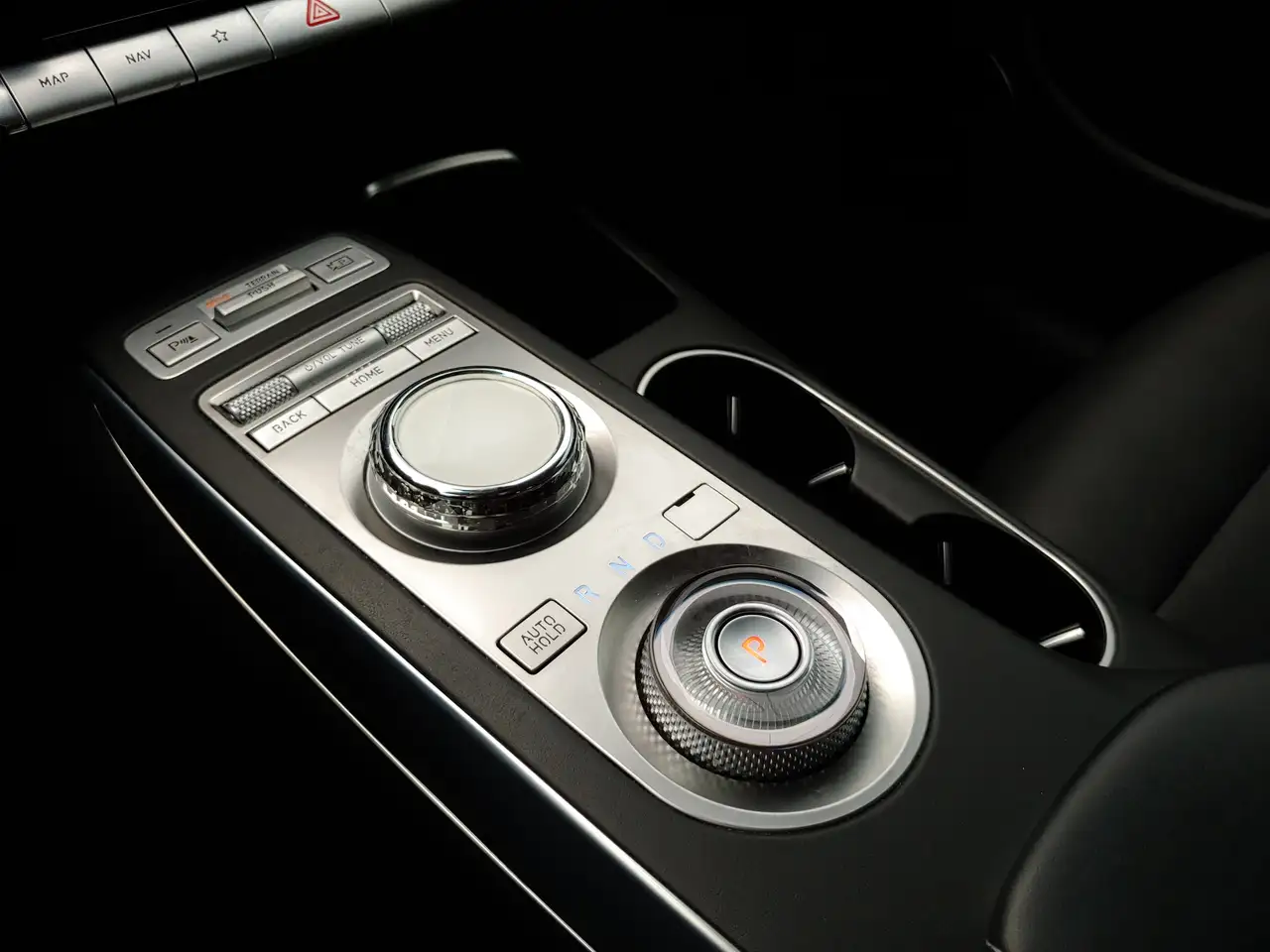 Genesis GV70 снимка Genesis GV70