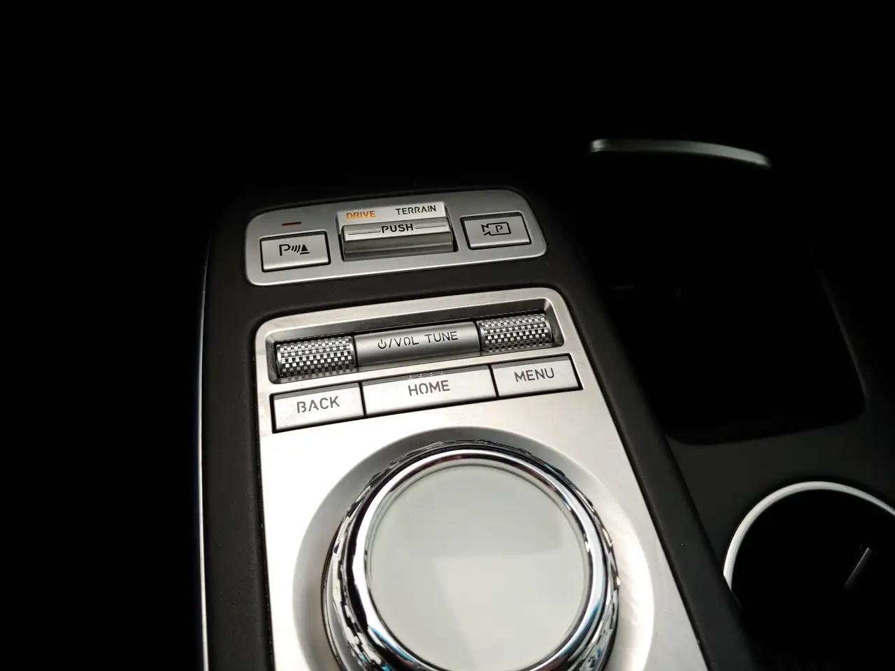 Genesis GV70 снимка Genesis GV70