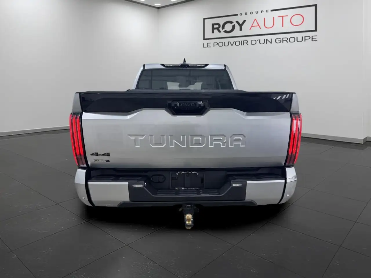 Toyota Tundra снимка Toyota Tundra