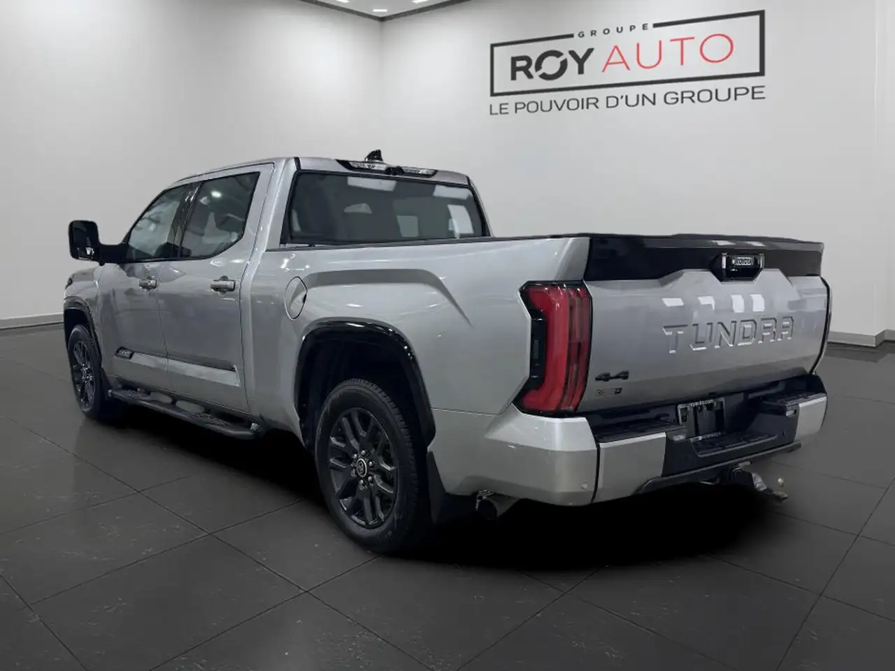 Toyota Tundra снимка Toyota Tundra