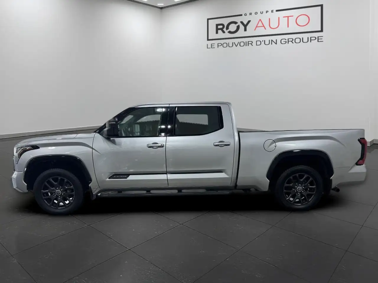 Toyota Tundra снимка Toyota Tundra
