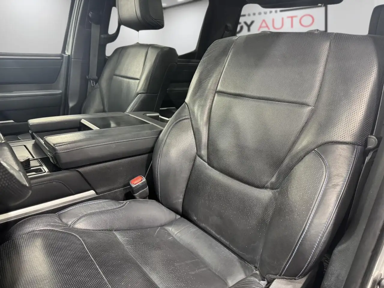 Toyota Tundra снимка Toyota Tundra