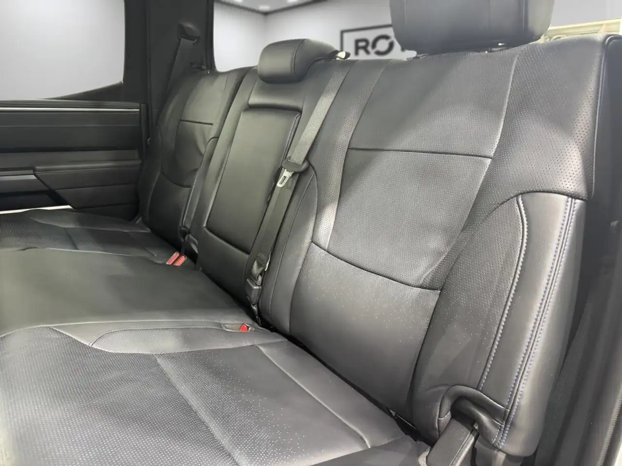Toyota Tundra снимка Toyota Tundra
