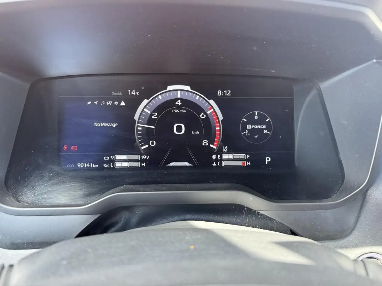 Toyota Tundra снимка Toyota Tundra