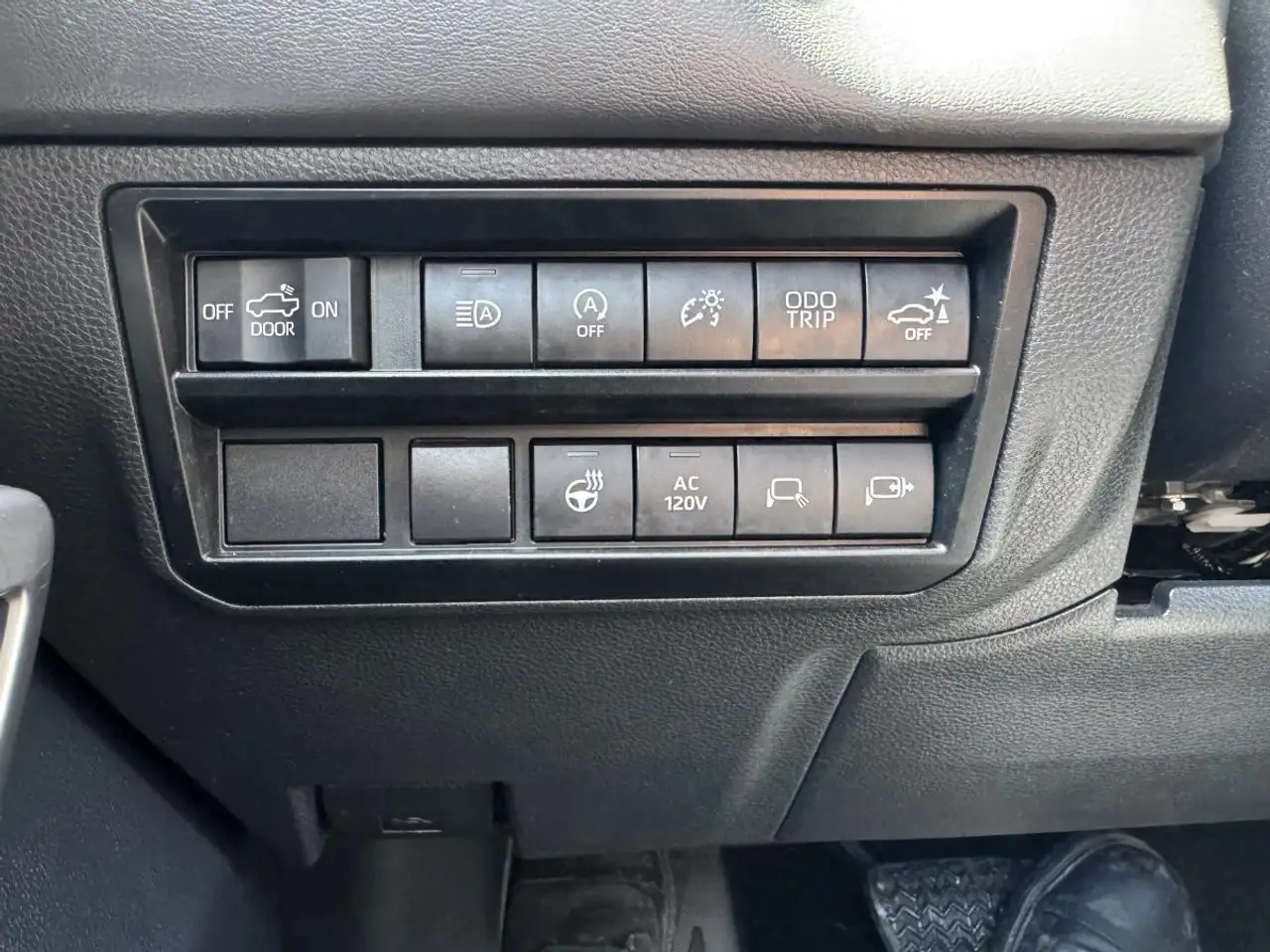 Toyota Tundra снимка Toyota Tundra