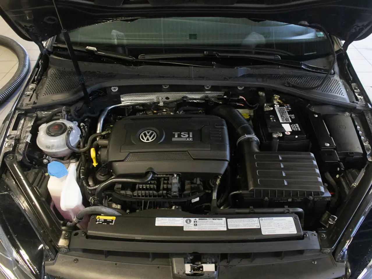 Volkswagen Golf R снимка Volkswagen Golf R