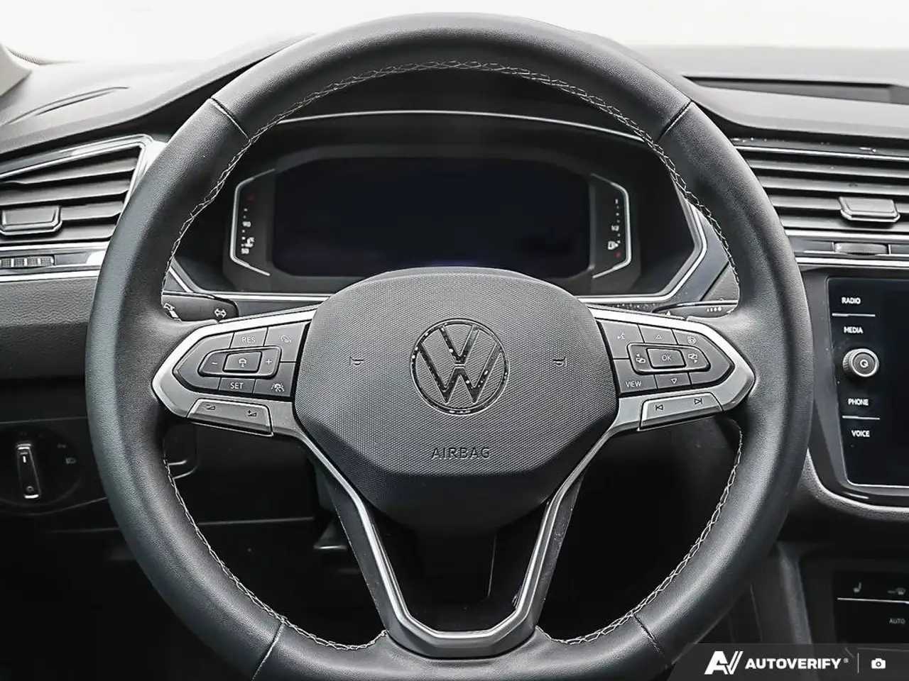 Volkswagen Tiguan снимка Volkswagen Tiguan