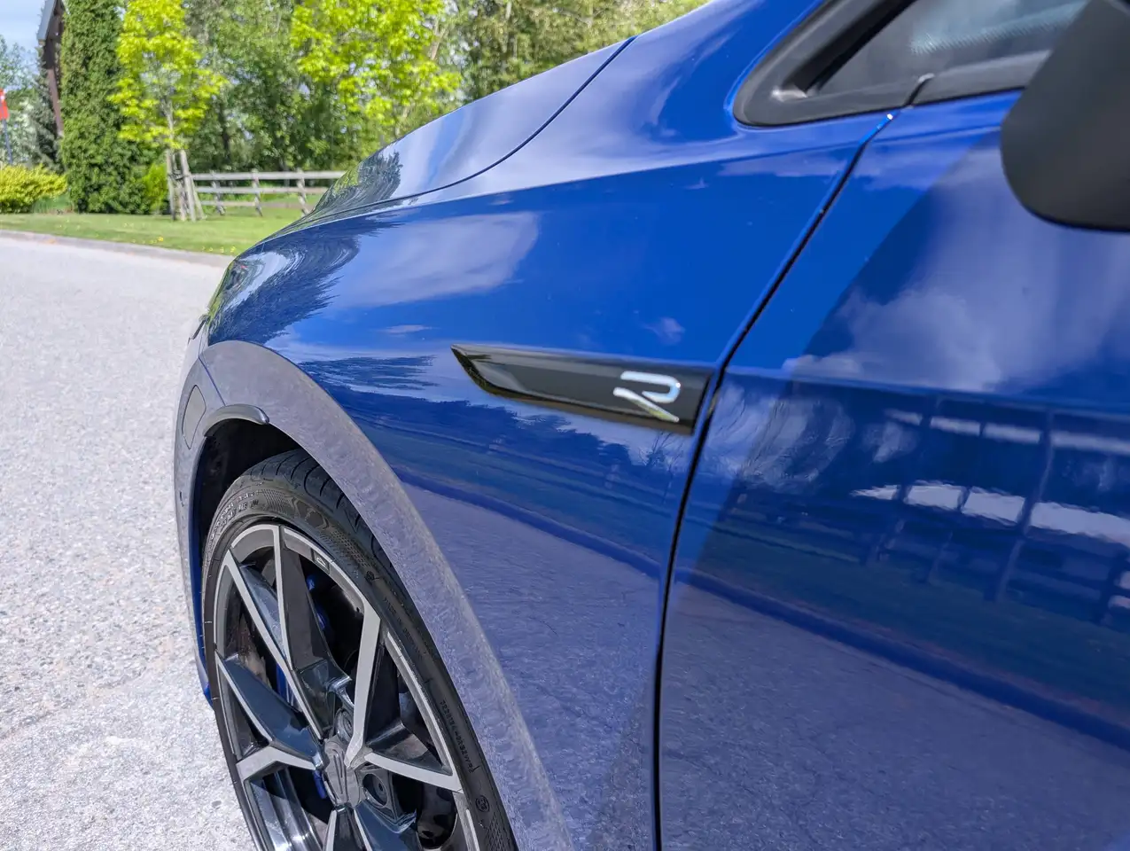 Volkswagen Golf R photo Volkswagen Golf R