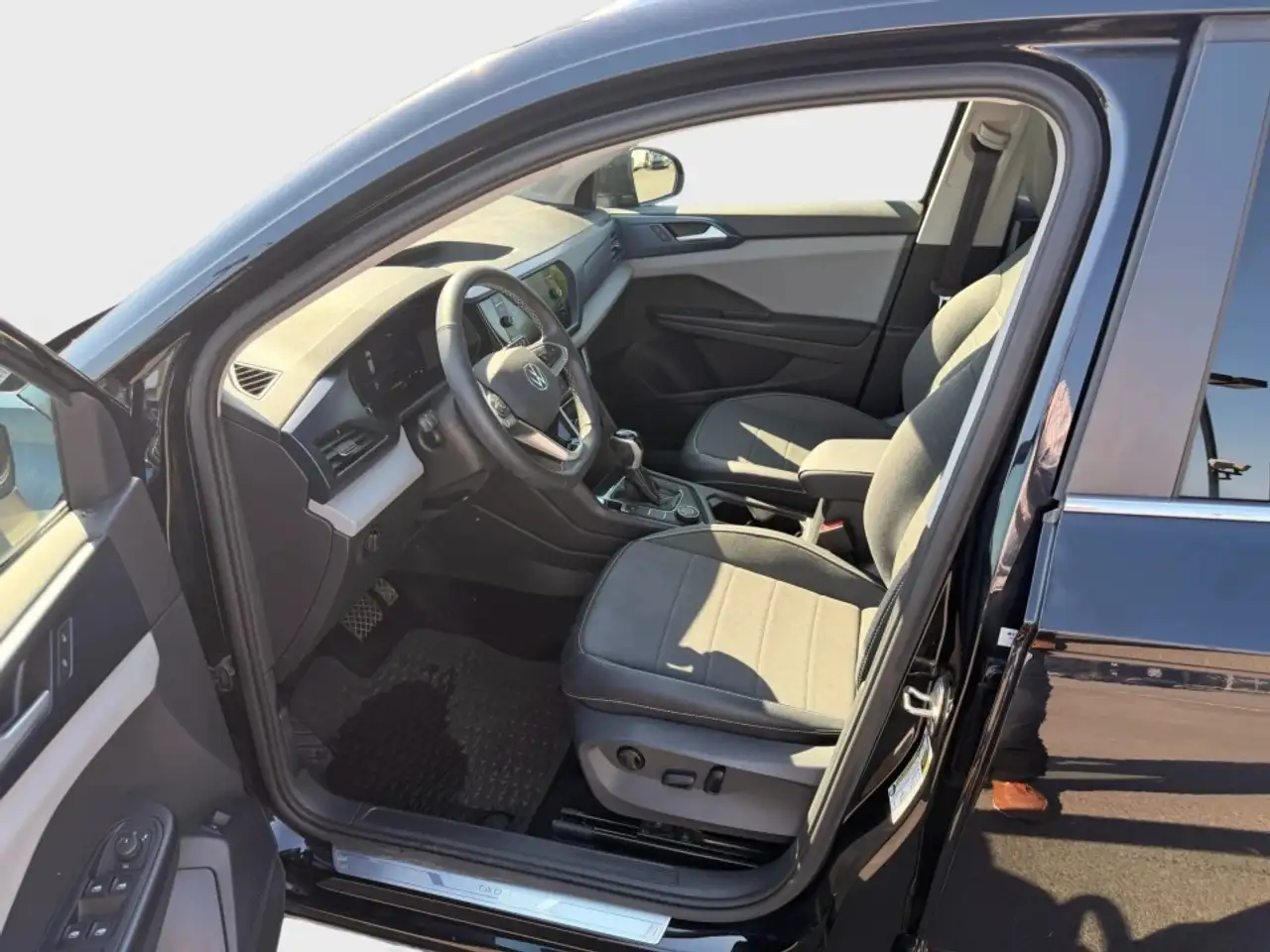 Volkswagen Taos photo Volkswagen Taos
