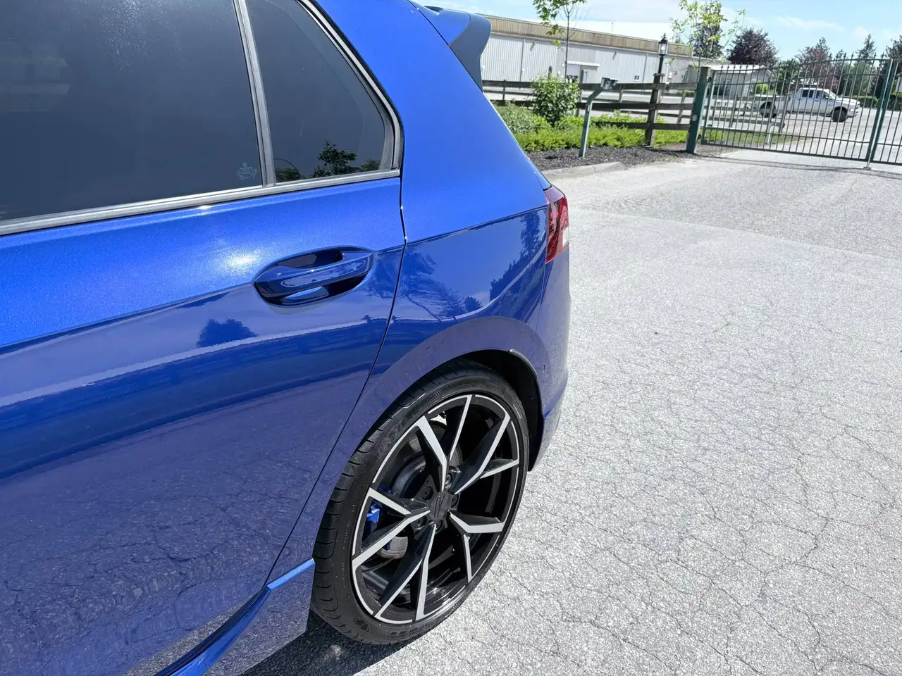 Volkswagen Golf R photo Volkswagen Golf R