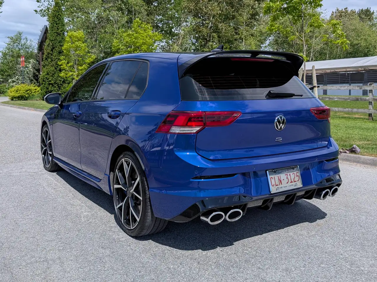 Volkswagen Golf R photo Volkswagen Golf R