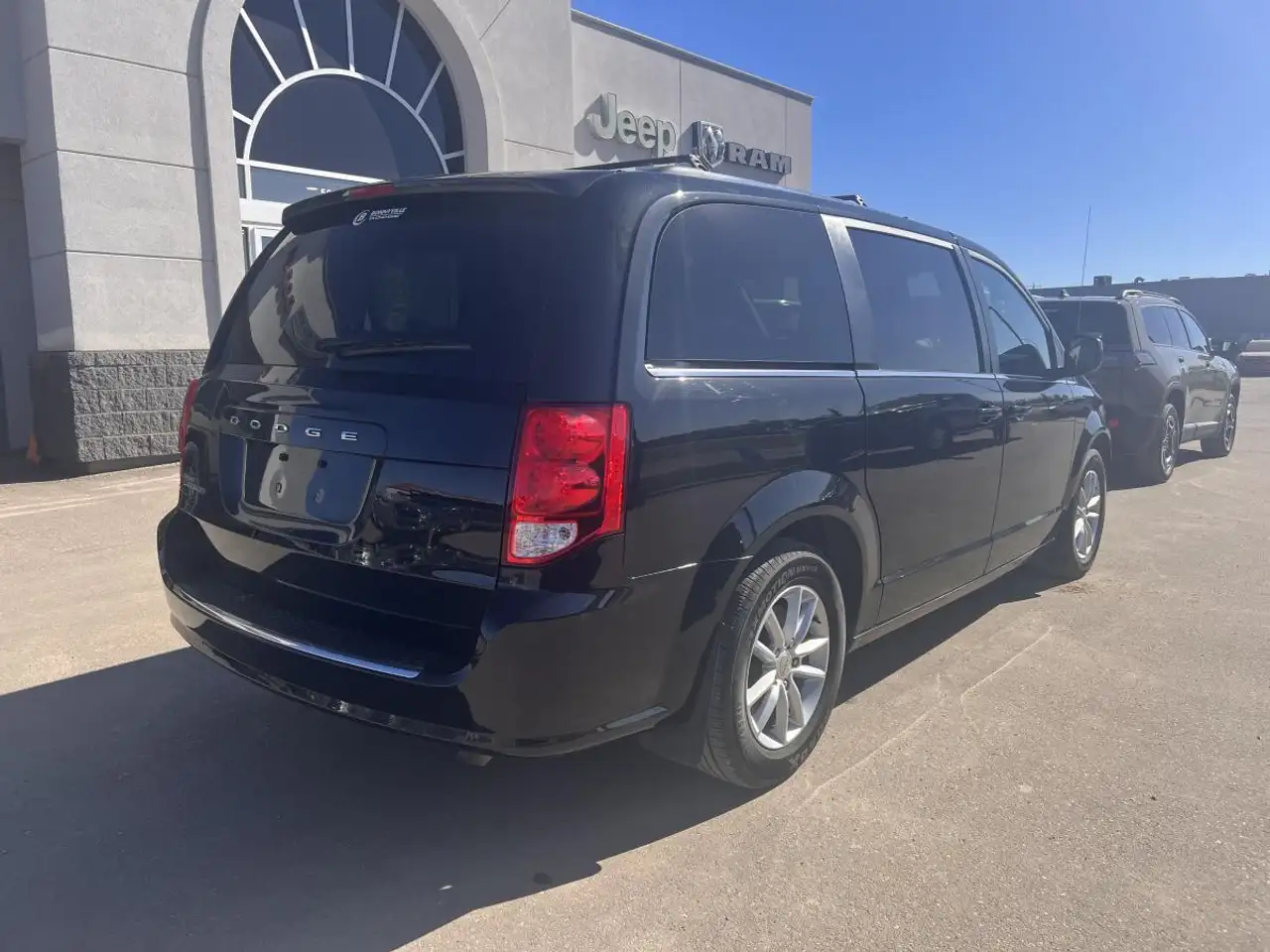 Dodge Grand Caravan снимка Dodge Grand Caravan
