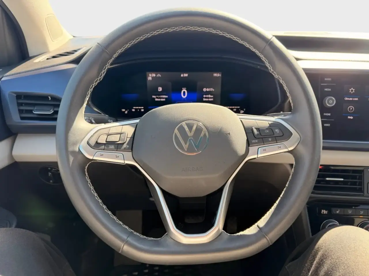 Volkswagen Taos photo Volkswagen Taos
