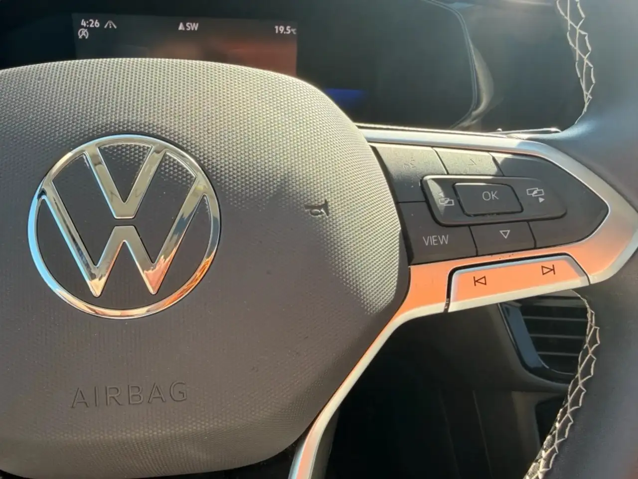 Volkswagen Taos photo Volkswagen Taos