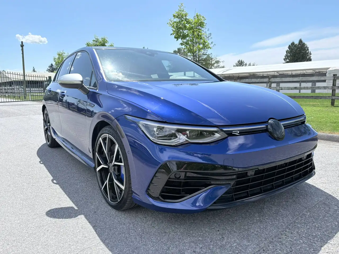 Volkswagen Golf R photo Volkswagen Golf R