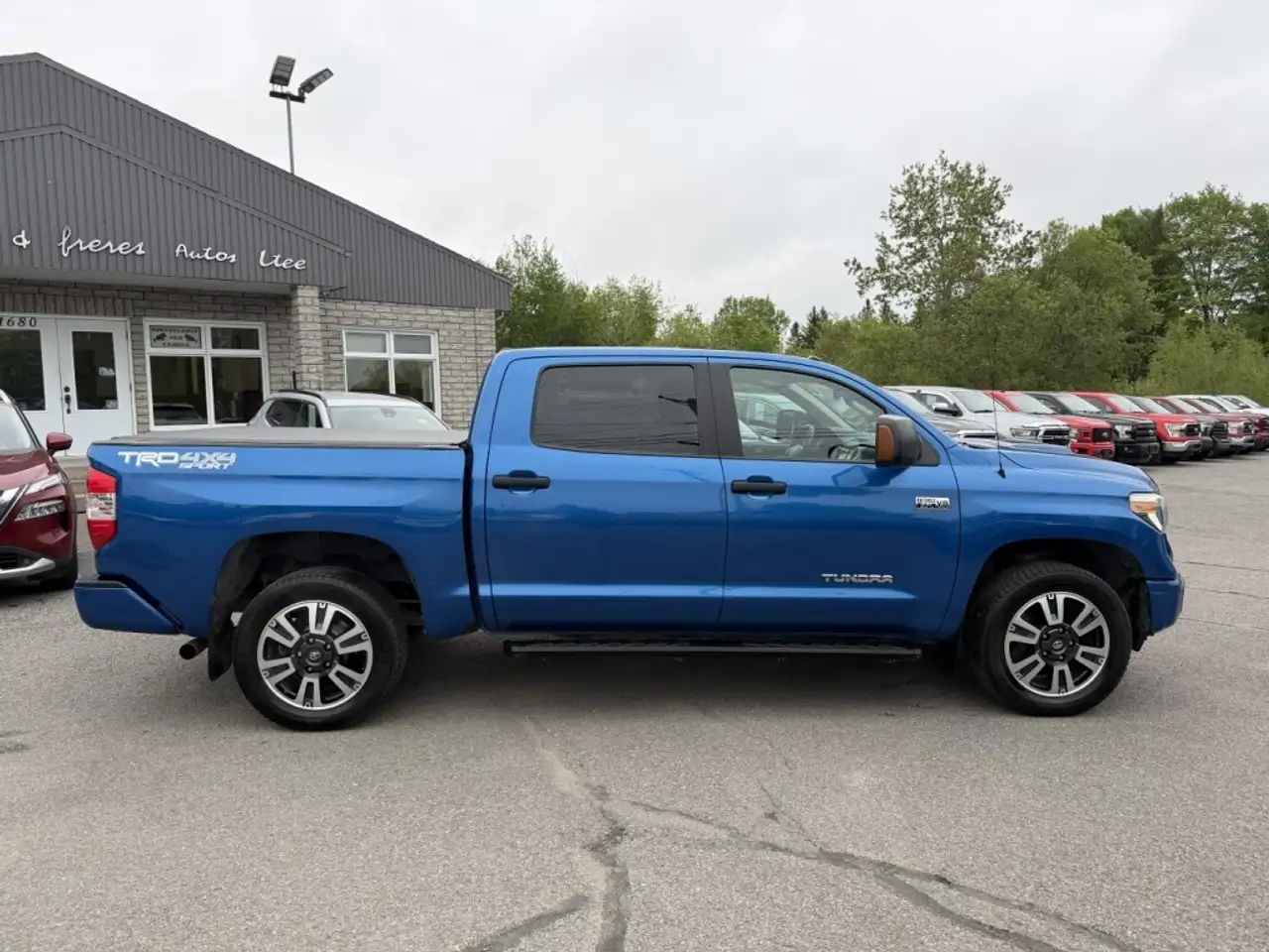 Toyota Tundra снимка Toyota Tundra