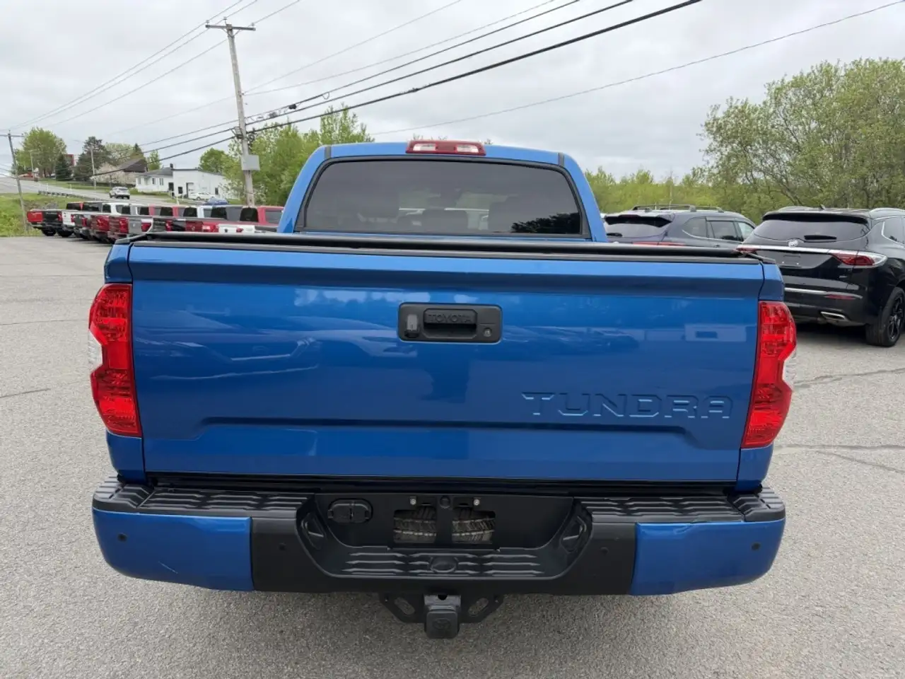 Toyota Tundra снимка Toyota Tundra