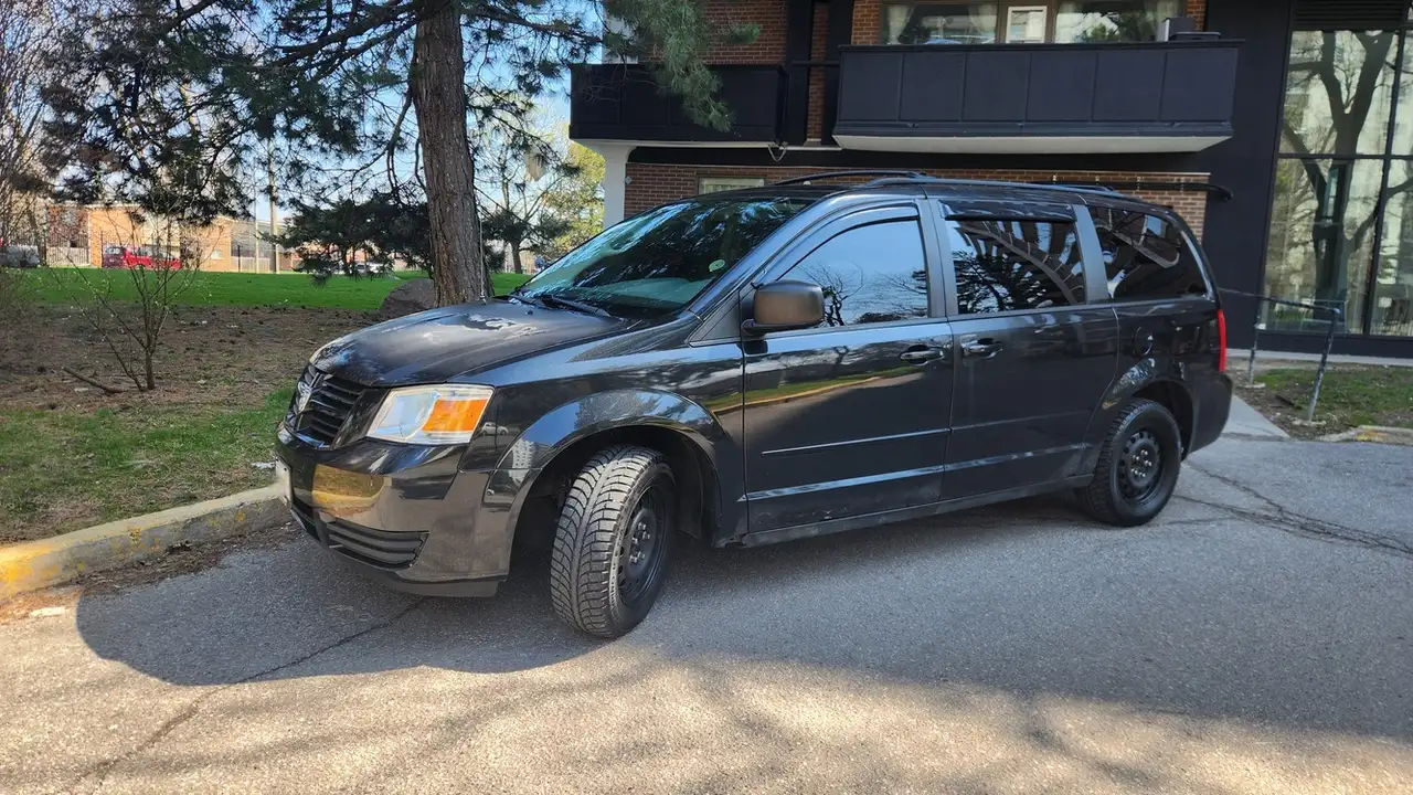 Dodge Grand Caravan photo Dodge Grand Caravan