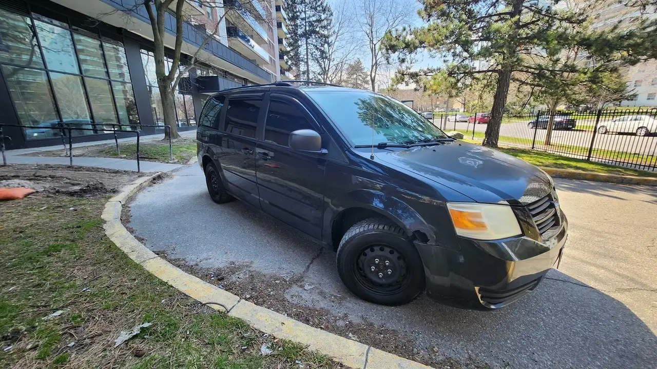 Dodge Grand Caravan photo Dodge Grand Caravan