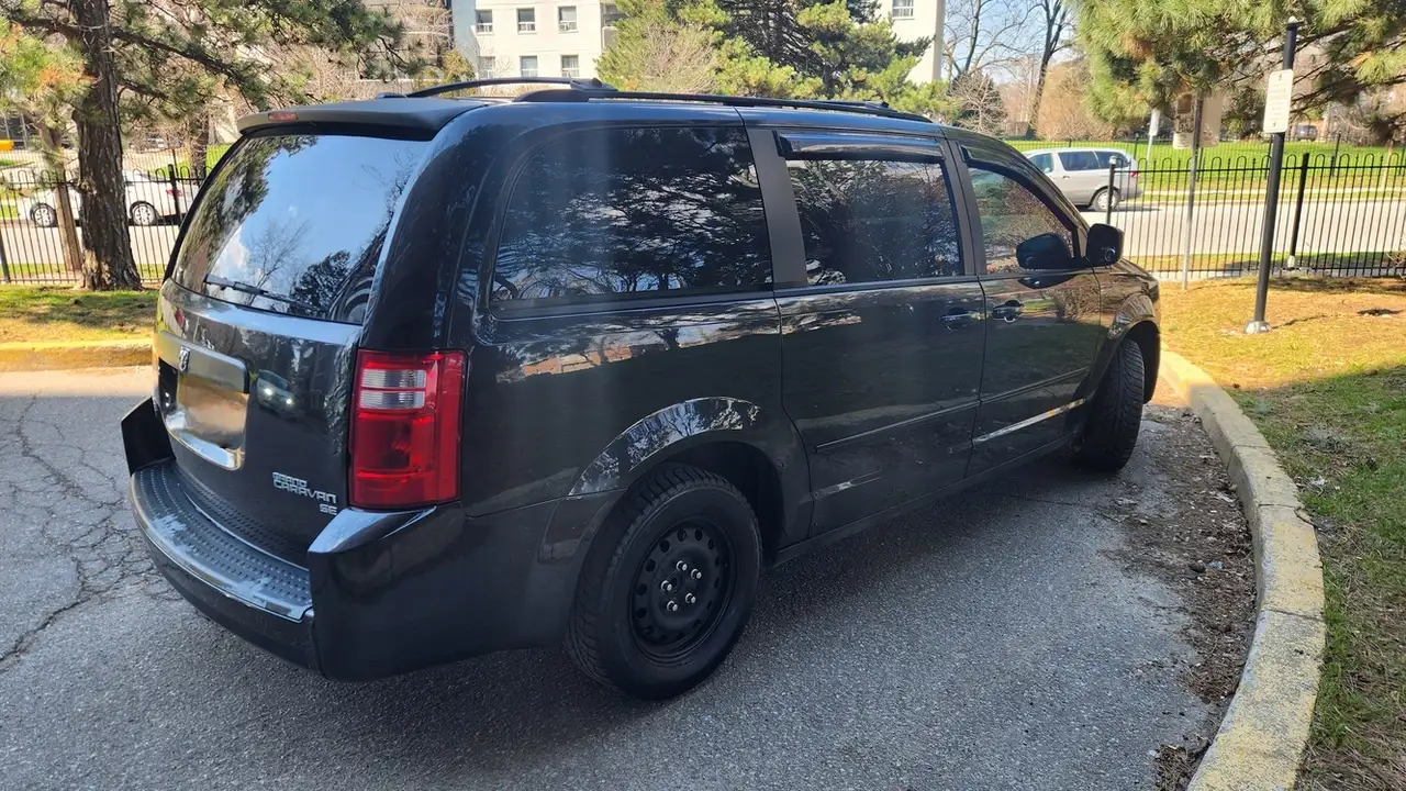 Dodge Grand Caravan photo Dodge Grand Caravan