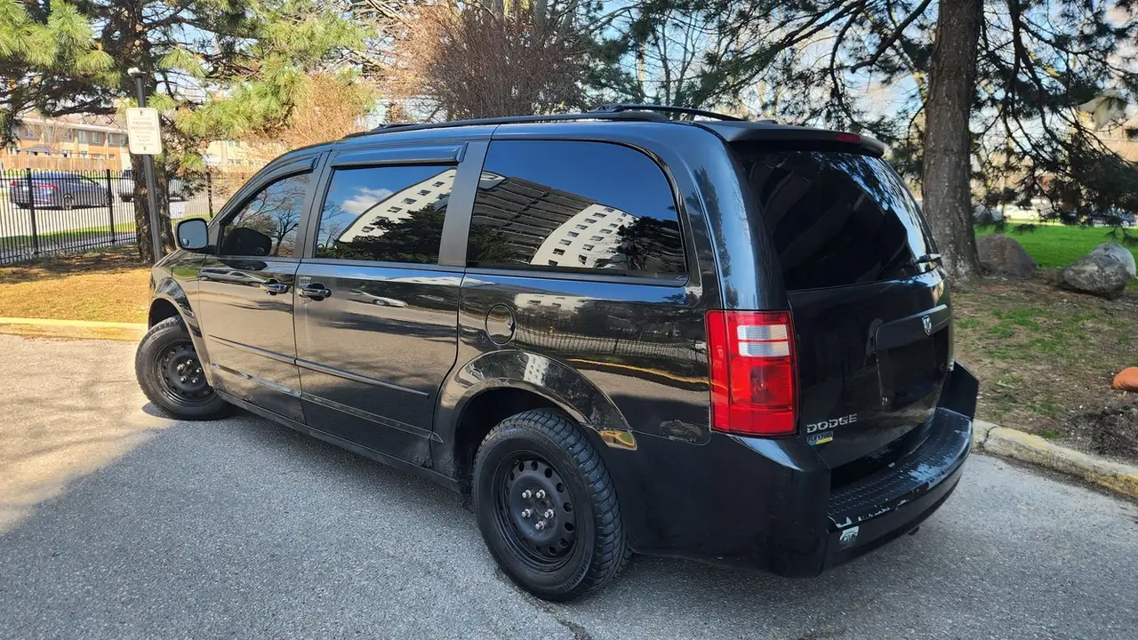 Dodge Grand Caravan photo Dodge Grand Caravan