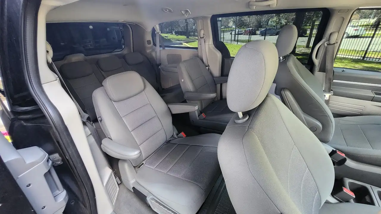 Dodge Grand Caravan photo Dodge Grand Caravan