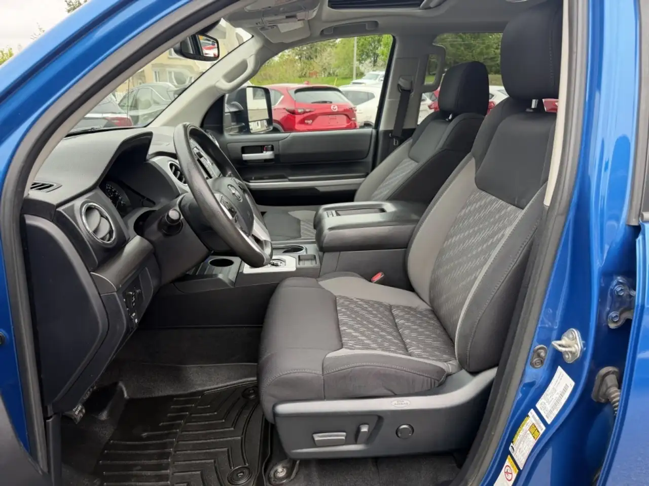 Toyota Tundra снимка Toyota Tundra